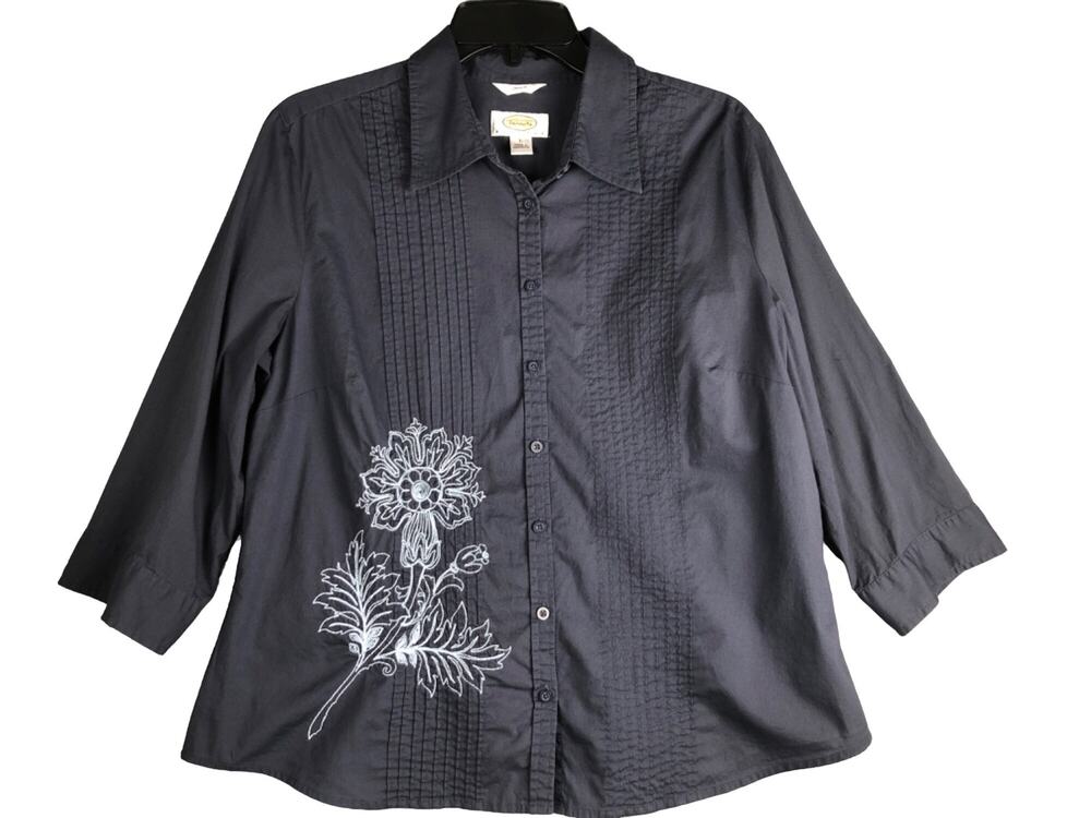TALBOTS Petite STRETCH Tuxedo Shirt Large Blue w/Light blue Embroidered Flower